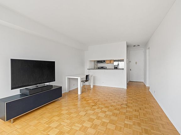 4th image of 350 W 50th St APT 5F