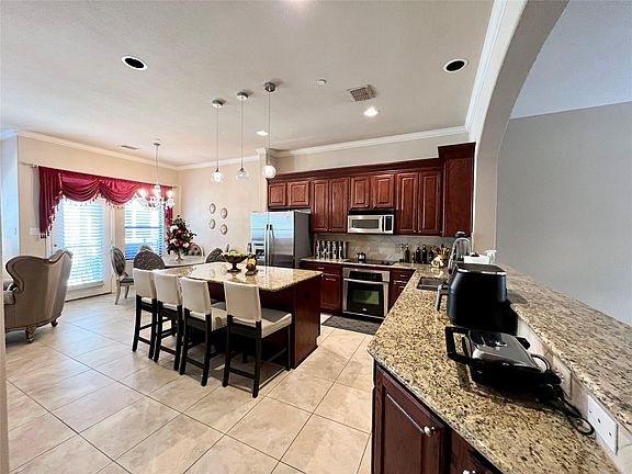 5th image of 7240 Olivia Ln