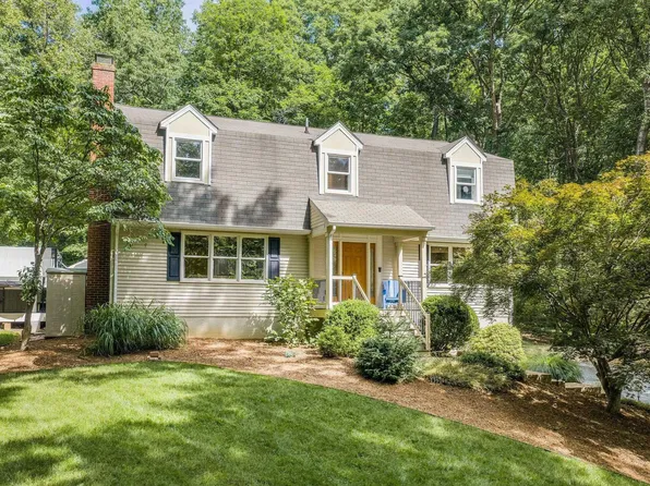 125 Vincennes Rd, Charlottesville, VA 22911