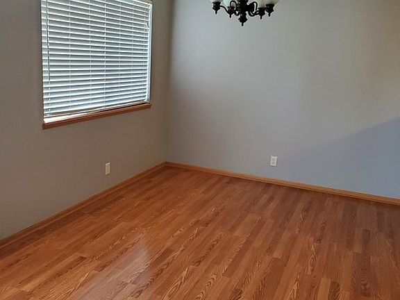 4th image of 1704 Sawyer St