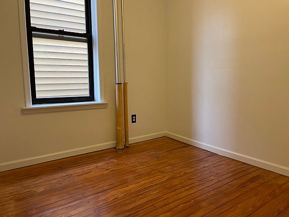 4th image of 32-71 37th St #4