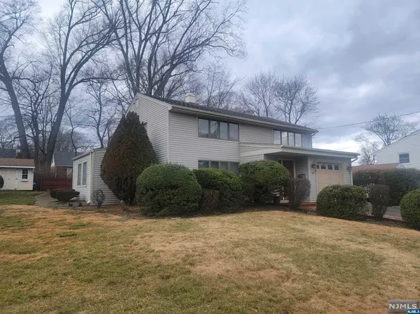12 Salrit Ave, Waldwick, NJ 07463