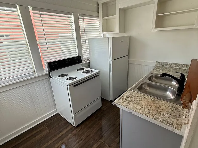 1208 S Ridgewood Ave #1 — Photo 5