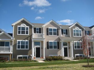 1765 Ruby Dr, Pingree Grove, IL 60140