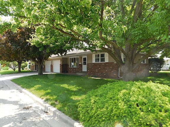 2nd image of 109 S Washington St