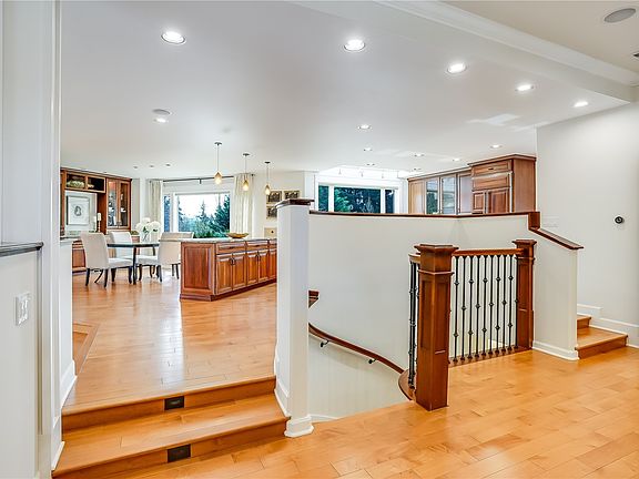 4th image of 13618 116th Street Ct E