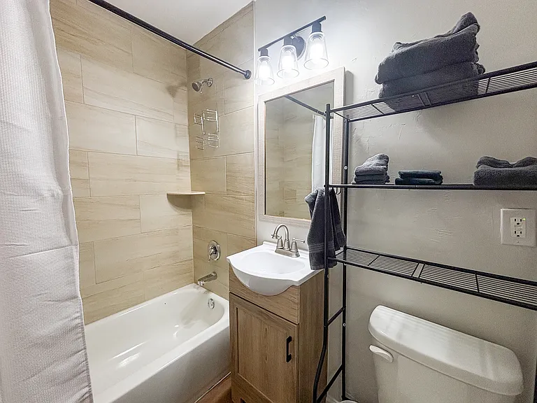 1617 Airport Dr — Photo 10