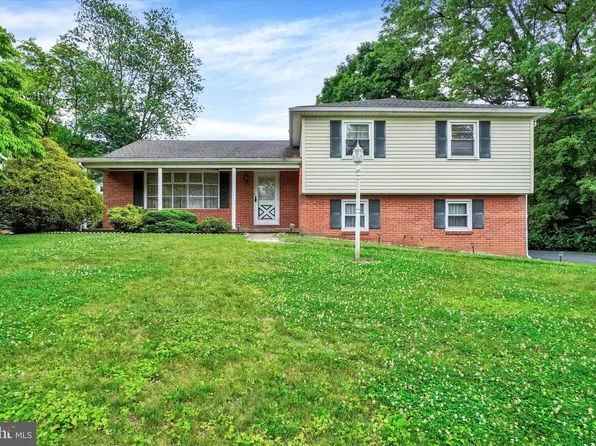 4036 Robinwood Rd, York, PA 17402