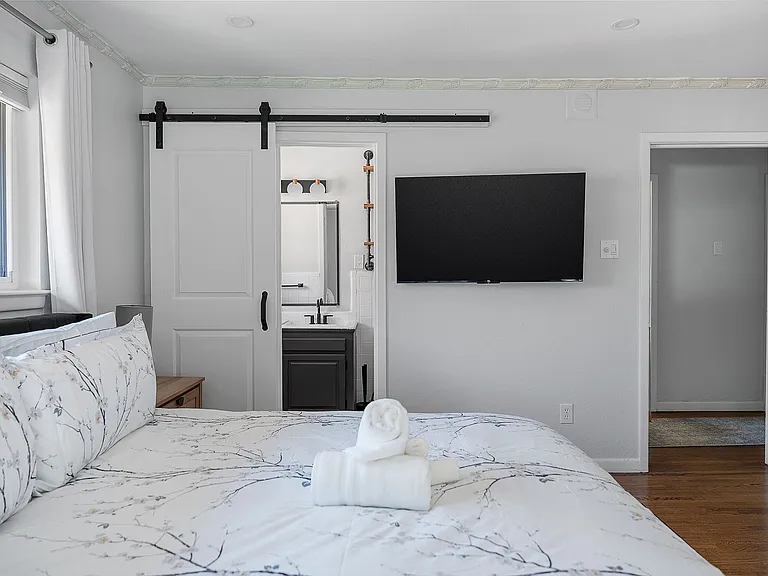 3439 Holliday Dr — Photo 12