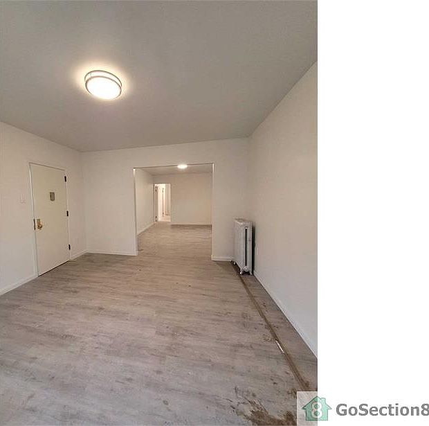 1st image of 302 S 1st Ave #1