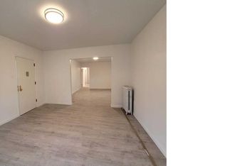 302 S 1st Ave #1, Mount Vernon, NY 10550
