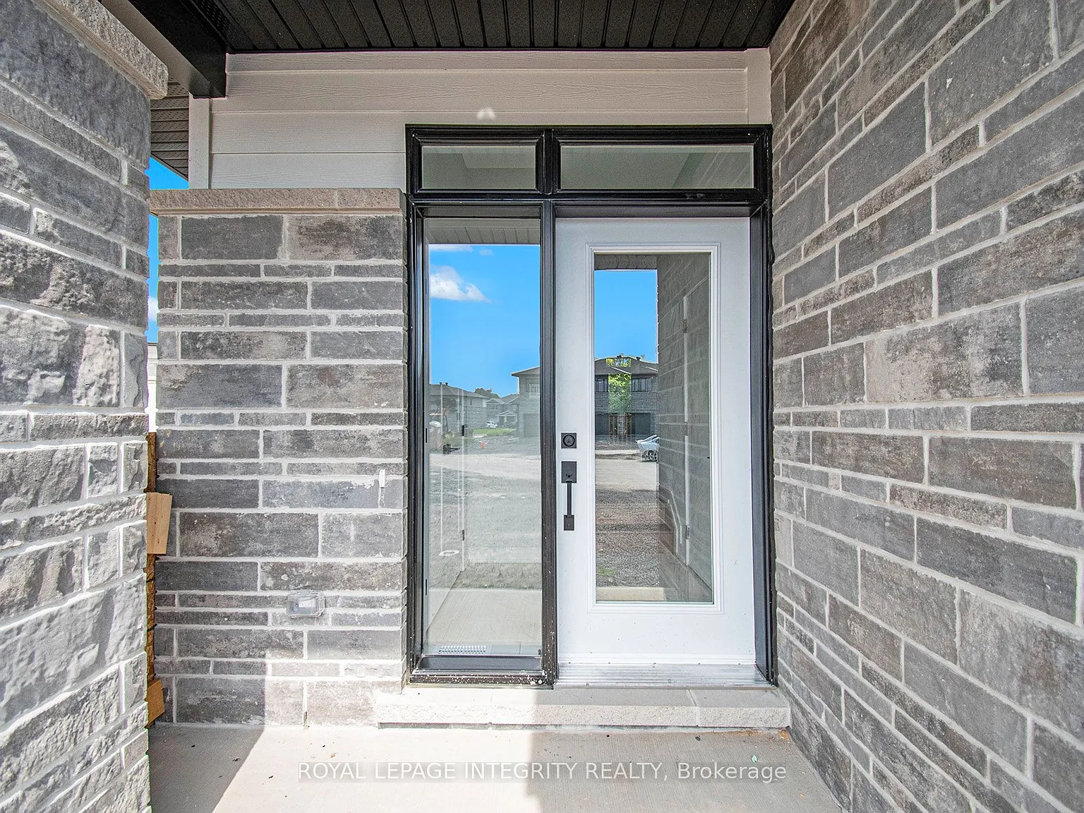 3 bed, $2,500 — Photo 2