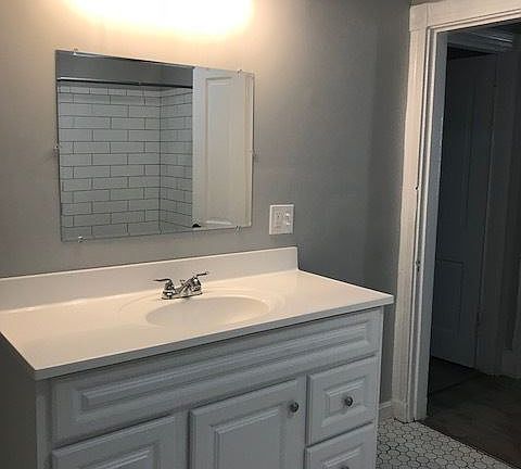 5th image of 11 Greystone Ave