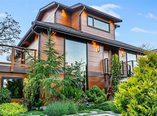626 Monterey Ave, Oak Bay, BC V8S 4T9