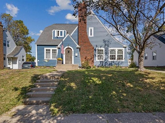 2nd image of 2618 Meadowbrook Dr SE