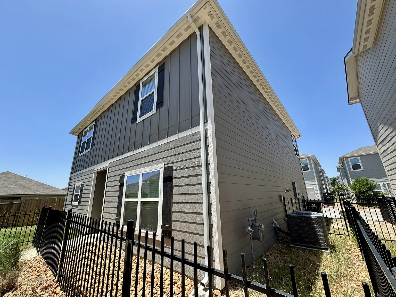10818 Emerick Street - 1 — Photo 3