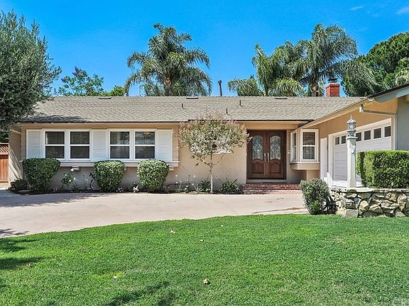 2nd image of 23633 Nadir St