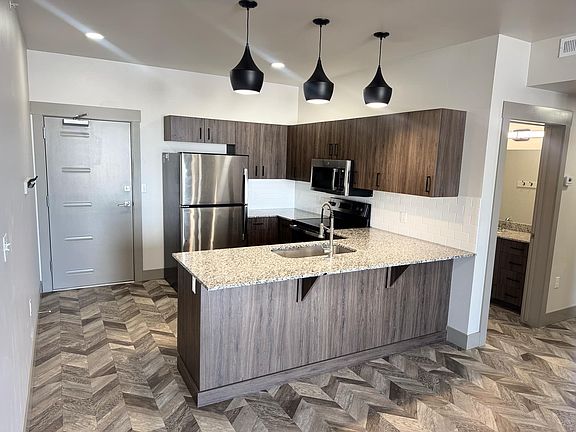 2nd image of 1889 W Broadway St #9302