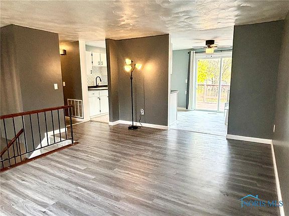 5th image of 200 Kingswood Trail Dr