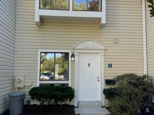 290 Hilltop Ln Unit B, Annapolis, MD 21403