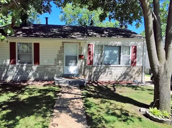 3265 Lynros Dr, Saint Ann, MO 63074