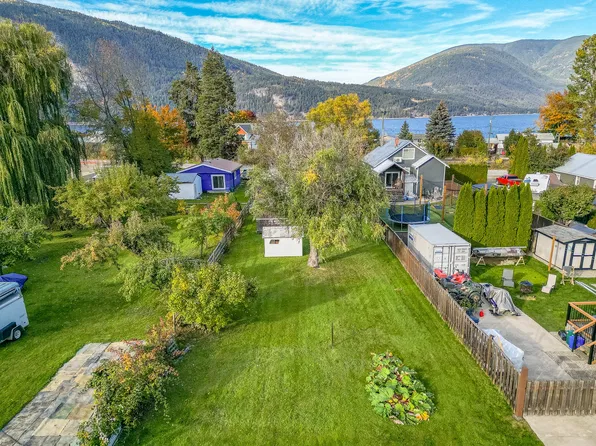 4760 Canoe Beach Dr NE, Salmon Arm, BC V0E 1K0