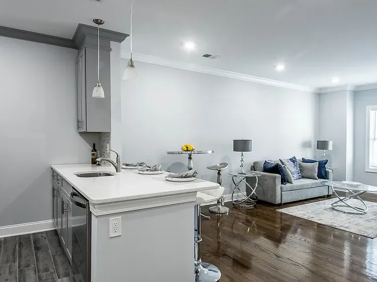 20 N Clinton St #201 — Photo 14