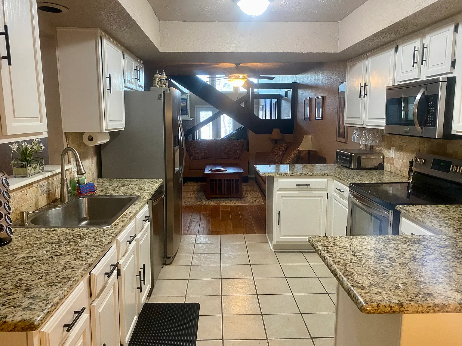 4722 Hemlock Cir — Photo 3
