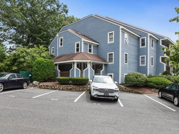 120 Heritage Dr #120, Northbridge, MA 01534