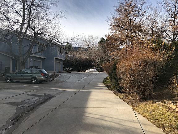 Private driveway off Poplar