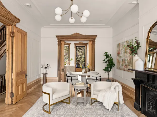 569 Monroe Street image 3 of 23