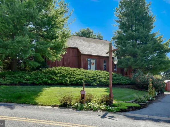 116 Maple Farm Rd, Ephrata, PA 17522
