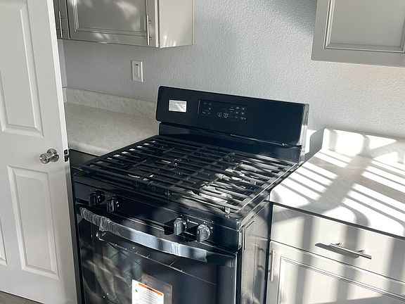 5th image of 2309 N 28th St #11347500