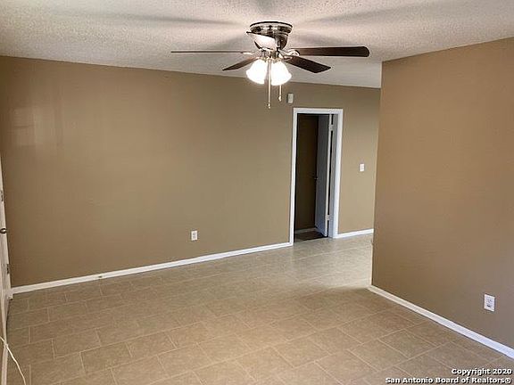 3rd image of 247 Lanark Dr