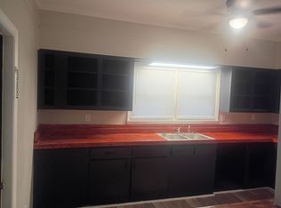 125 W Grady Ave, Lyons, GA 30436