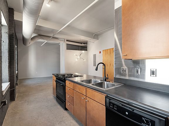 5th image of 1006 Olive St APT 604