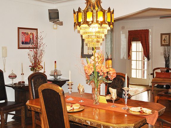Formal dining room