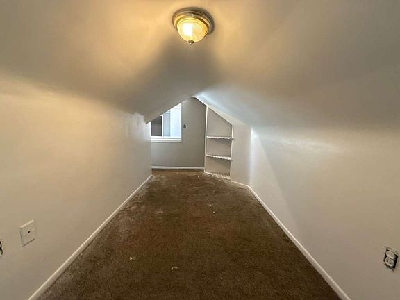 3rd image of 18107 North Blvd