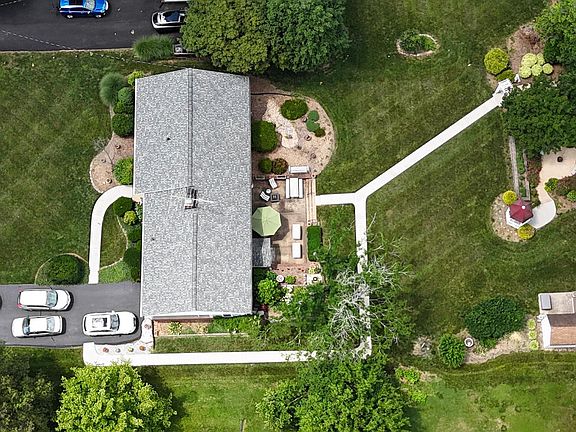 3rd image of 9011 Longstreet Dr
