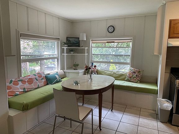 3rd image of 696 Mariposa Ave #1