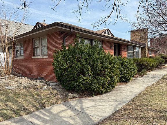 3rd image of 2345 N Nordica Ave