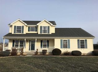 6 Bent Grass Dr, Mechanicville, NY 12118