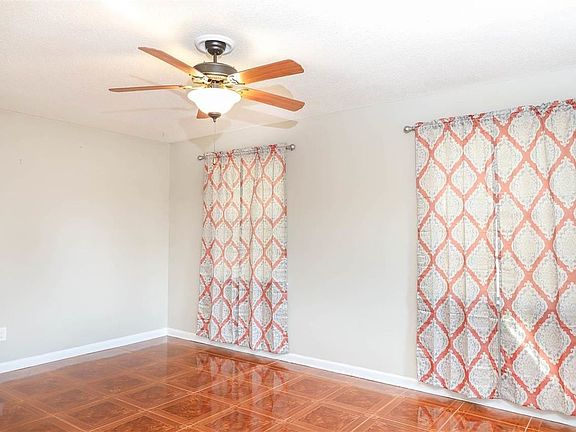 5th image of 4511 Creighton Rd