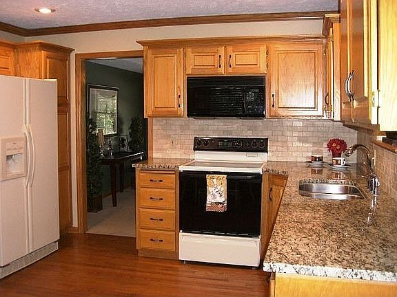 4th image of 2416 N 145th St