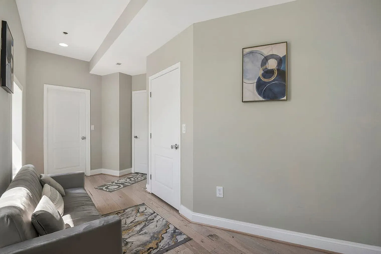 2 bed, 2.0 bath, 742 sqft, $4,566 — Photo 4