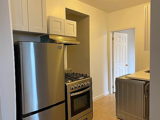 1st image of 1569 Lexington Ave APT 26