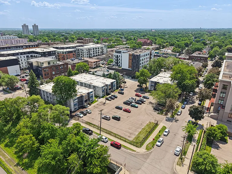 Uptown Square Apartments — Photo 21