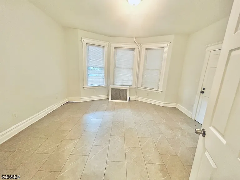 182 Seymour Ave #1 — Photo 3