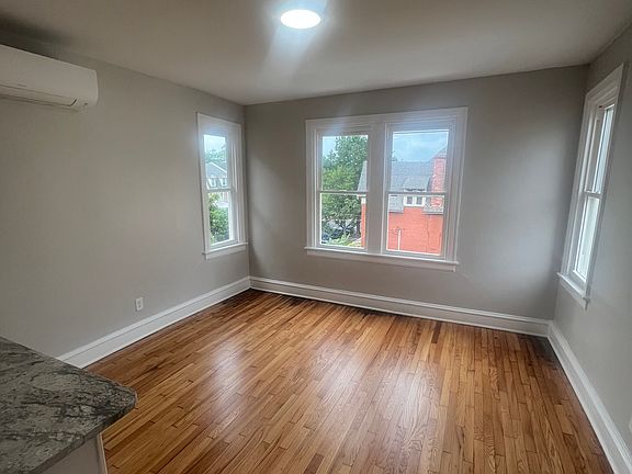 3rd image of 1601 N Broom St APT 11