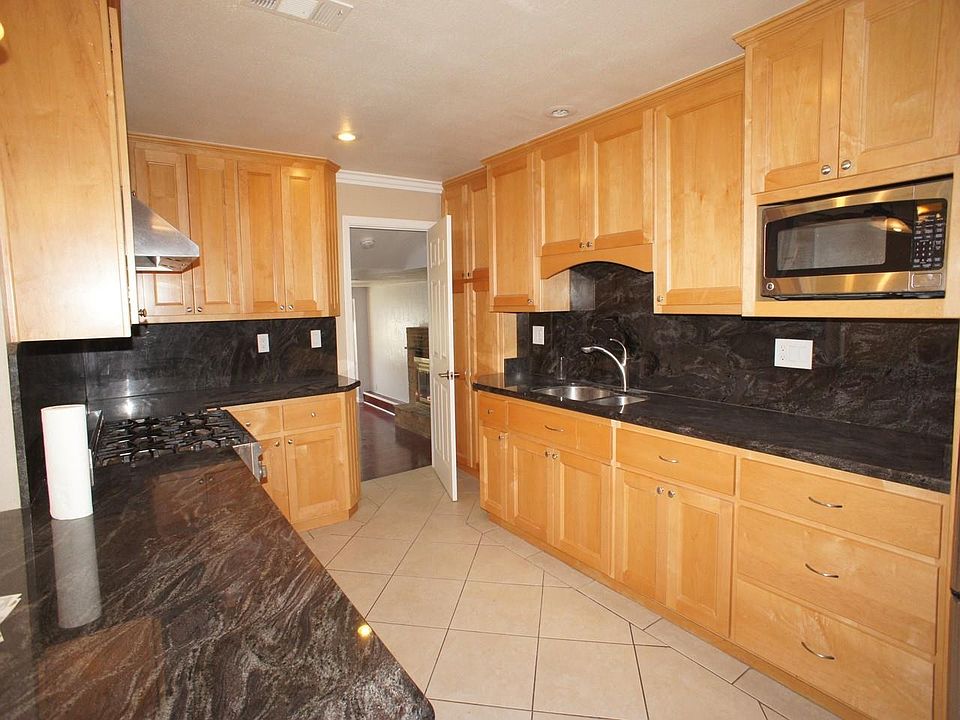 1st image of 76 Manville Ave